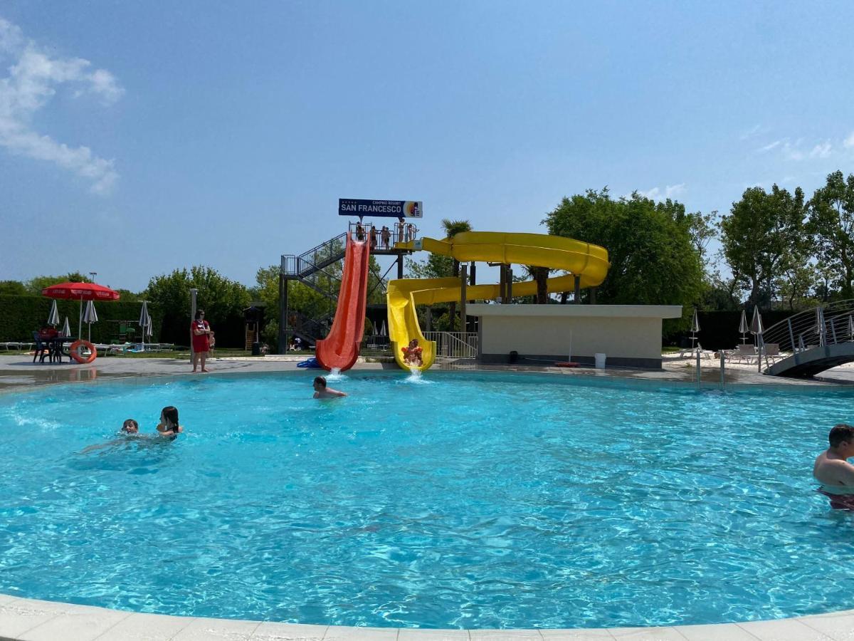 Volare Camp In Villaggio San Francesco Duna Verde Luaran gambar